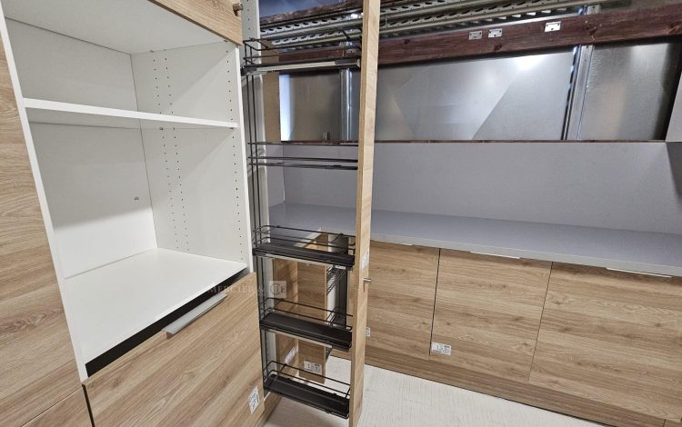 Autre Cuisine « Chêne Prestige »  Style moderne et chaleureux, marque OSKAB              345