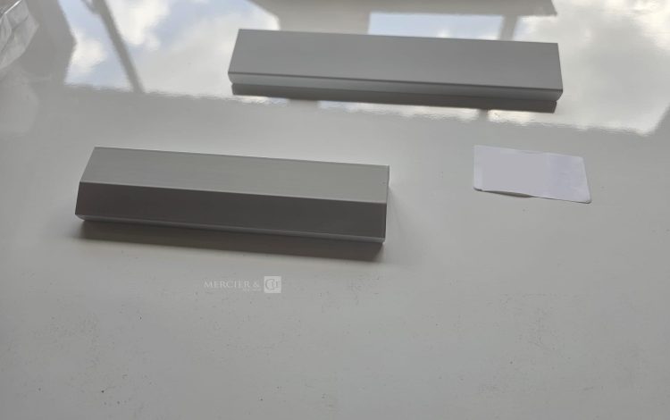 Autre Lot de poignées blanches, compatible avec la cuisine du lot 443 Contient 11 peti  346