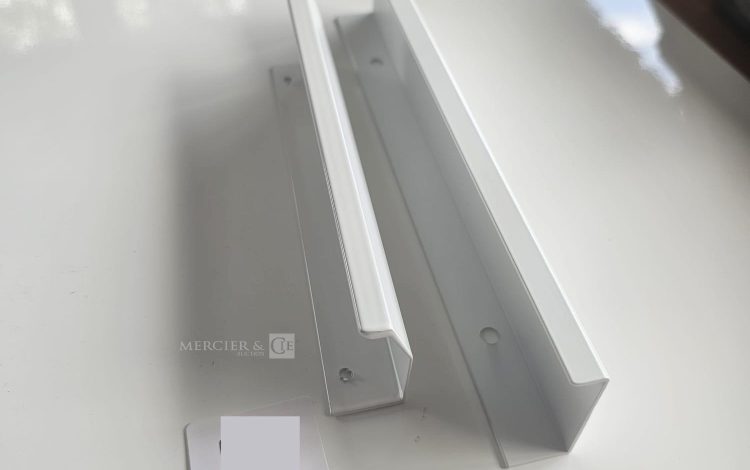Autre Lot de poignées blanches, compatible avec la cuisine du lot 443 Contient 11 peti  346