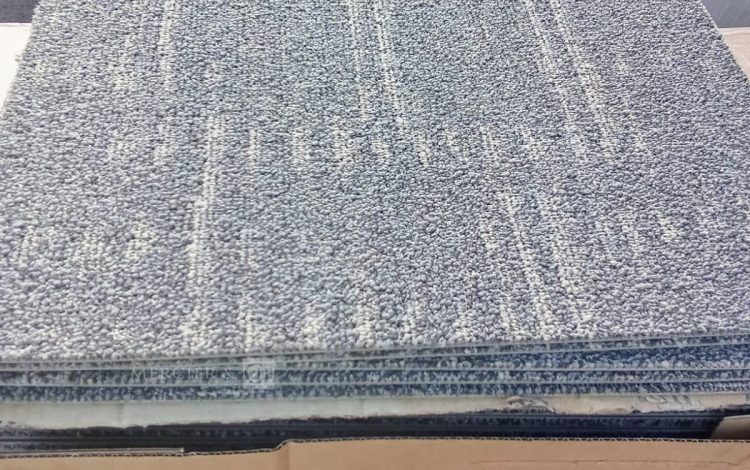 Autre Lot denviron 65 m² de moquette modulaire de la marque TECSOM, collection Evolut  39