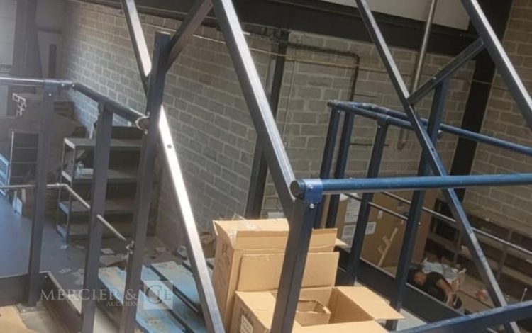 Autre Mezzanine denviron 90 m², de la marque MECALUX. La plateforme sera délivrée en  4