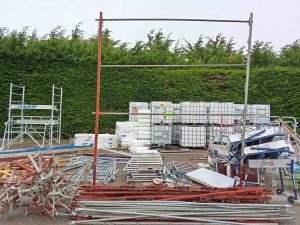 Autre Lot comprenant 100 ml de garde-corps de chantier et 29 barres dattache pour mur  5