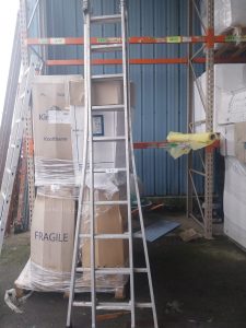Autre Échelle télescopique de la marque Tubesca, en aluminium léger et robuste.  68