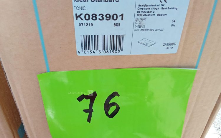 Autre Lot comprenant quatre boîtes de crédence en aluminium composite OSKAB et un fond  76