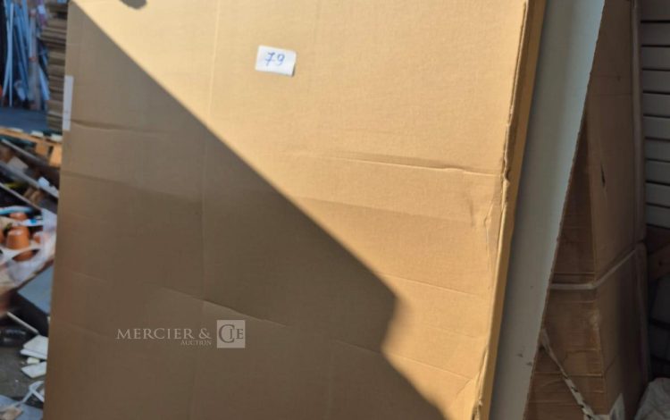 Autre Lot comprenant quatre boîtes de crédence en aluminium composite OSKAB et un fond  76