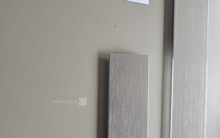 Autre Lot de poignées en inox , compatible avec la cuisine du lot 71. Contient 17 peti  75