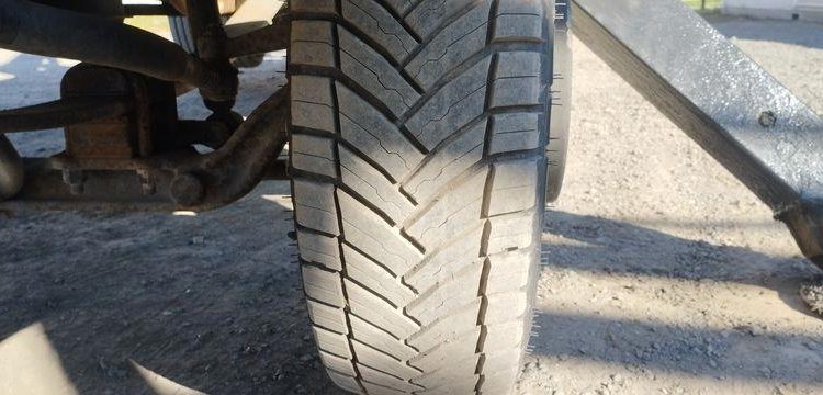 NISSAN CABSTAR E3,5T 3,0 TD 125 CV AVEC NACELLE MULTITEL ALU AF 20 M – DIESEL 4174 H BLANC 83APW59