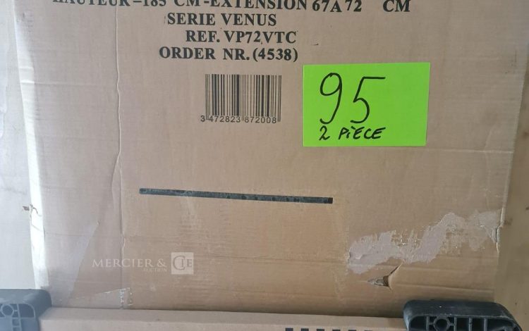 Autre Lot de racks de stockage environ 11 ml  95