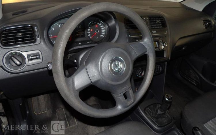 VOLKSWAGEN POLO 1.6 TDI 75CH TREND LINE NOIR AR-797-RX