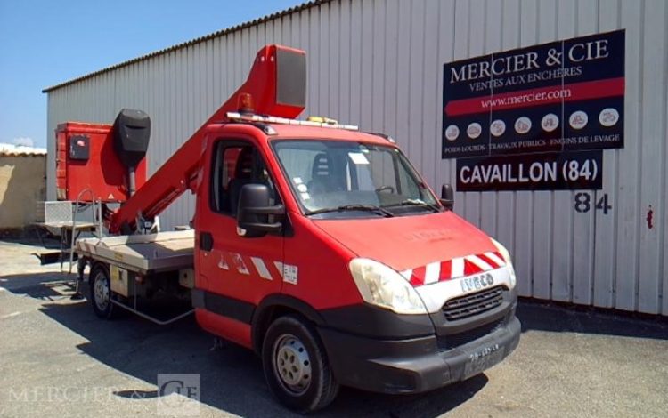 IVECO 35S12 AVEC NACELLE GSR 179T 18M  DB-689-LQ