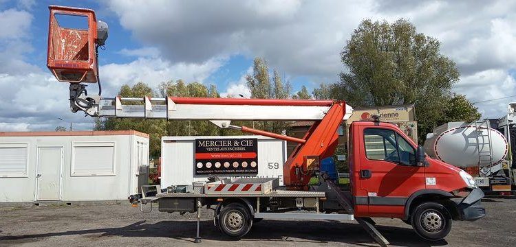 IVECO 35S12 AVEC NACELLE MULTITEL MT202DS 20M  DC-603-JW