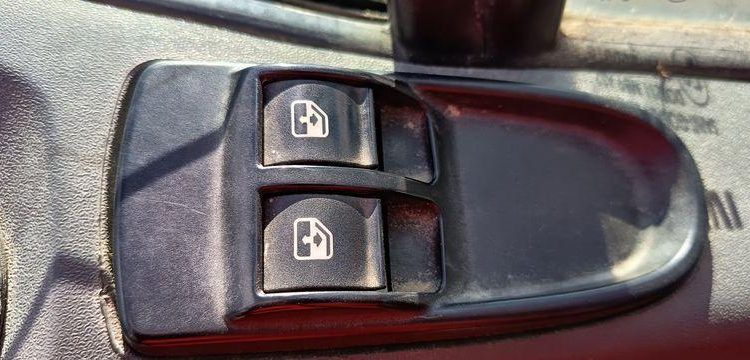 IVECO 35C13 BENNE SIMPLE CABINE COFFRE  DE-027-FW