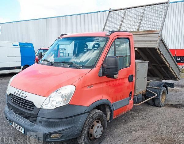 IVECO 35C13 BENNE SIMPLE CABINE COFFRE  DE-889-FV