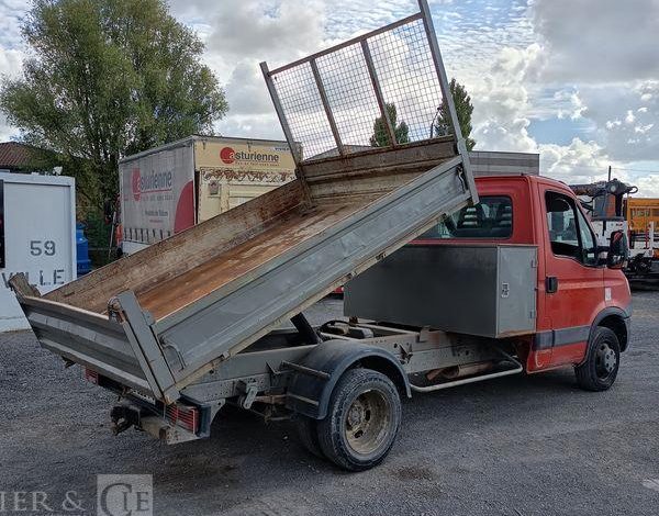 IVECO 35C13 BENNE SIMPLE CABINE COFFRE  DE-889-FV