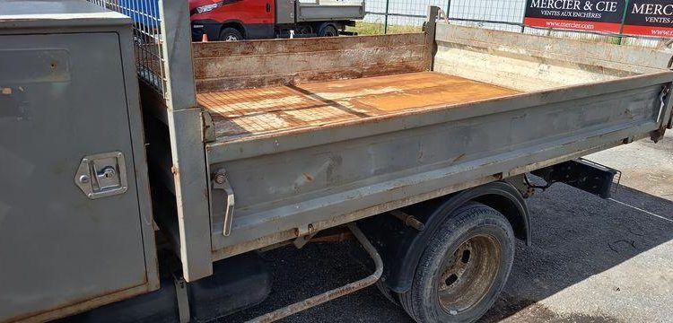 IVECO 35C13 BENNE SIMPLE CABINE COFFRE  DE-889-FV