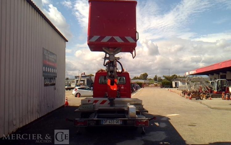 IVECO DAILY AVEC NACELLE MULTITEL MT202DS 20M  DF-433-QE