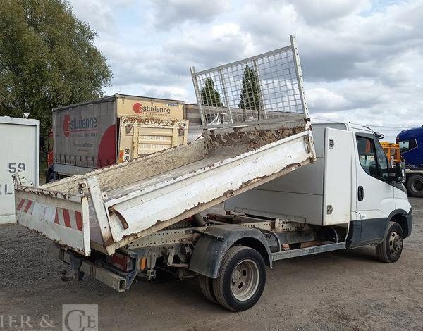 IVECO 35C13  BENNE SIMPLE CABINE COFFRE BLANC DV-708-LQ