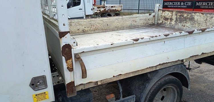 IVECO 35C13  BENNE SIMPLE CABINE COFFRE BLANC DV-708-LQ