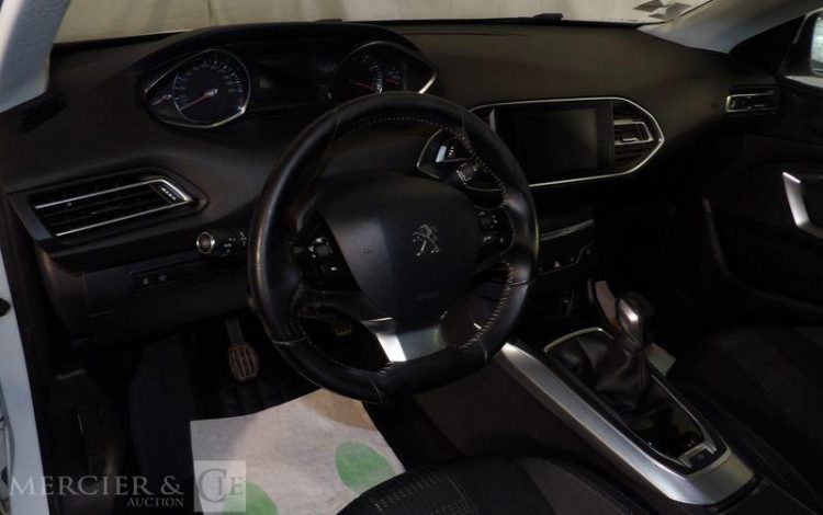 PEUGEOT 308 GENERATION-II 1.2 PURETECH 110CH ALLURE S&S BLANC DZ-026-DR