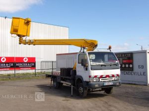 NISSAN CABSTAR 3,0 TD 125 CV AVEC NACELLE MULTITEL 160 ALU DS – DIESEL – 4774 HEURES BLANC DZ-453-YV