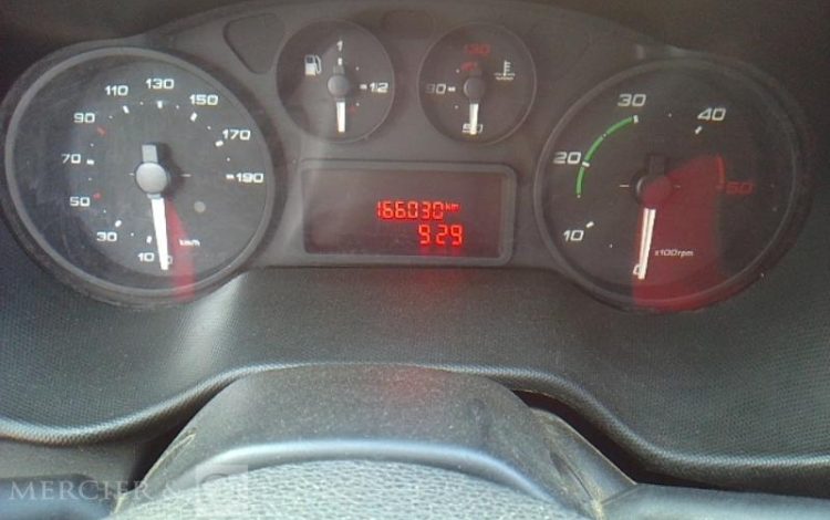 IVECO 35-130 BENNE SIMPLE CABINE COFFRE ROUGE EB-121-ZW