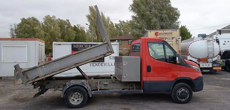 IVECO 35C13 BENNE SIMPLE CABINE COFFRE  EC-597-MX