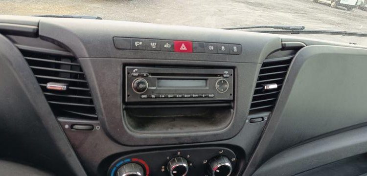 IVECO 35C13 BENNE SIMPLE CABINE COFFRE  EC-597-MX