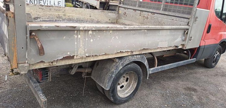 IVECO 35C13 BENNE SIMPLE CABINE COFFRE  EC-597-MX