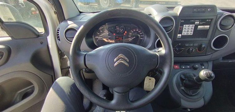 CITROEN BERLINGO UTILITAIRE PHASE 2 L1 600 KG 1,6 HDI FAP 90CV – DIESEL – 234124 KMS BLANC ED-956-EK