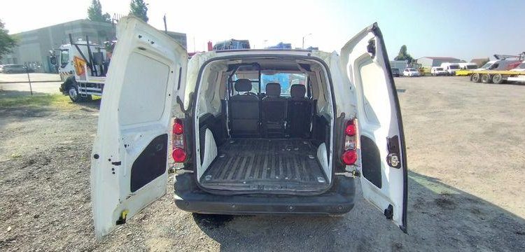 CITROEN BERLINGO UTILITAIRE PHASE 2 L1 600 KG 1,6 HDI FAP 90CV – DIESEL – 234124 KMS BLANC ED-956-EK