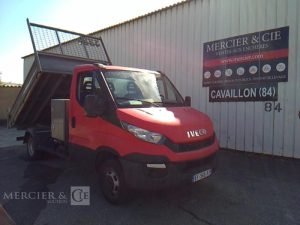 IVECO 35-130 BENNE SIMPLE CABINE COFFRE ROUGE EF-965-FT