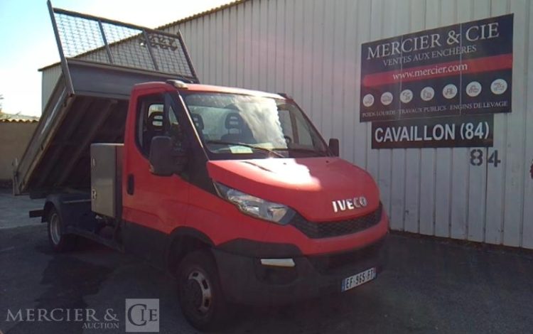 IVECO 35-130 BENNE SIMPLE CABINE COFFRE ROUGE EF-965-FT
