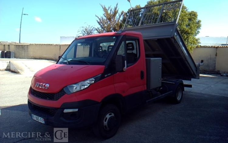 IVECO 35-130 BENNE SIMPLE CABINE COFFRE ROUGE EF-965-FT