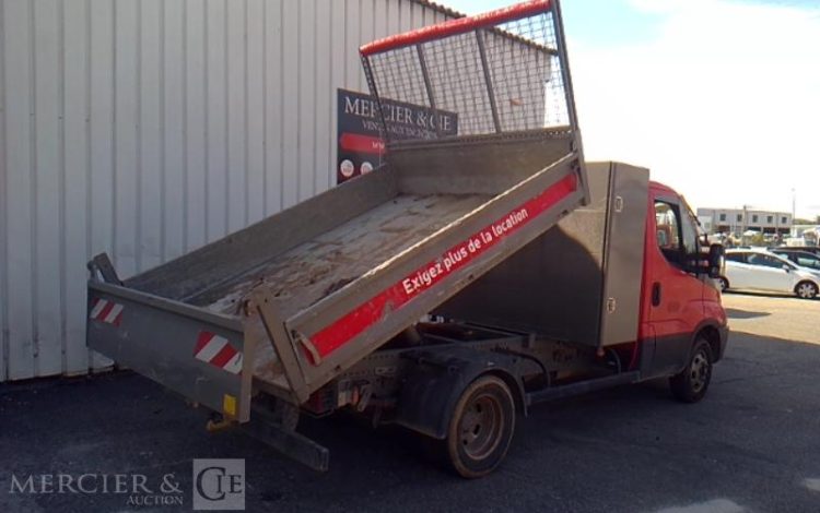 IVECO 35C12 BENNE SIMPLE CABINE COFFRE  EM-993-BP