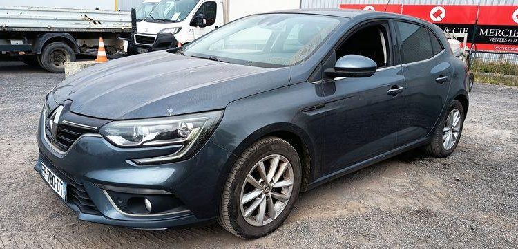 RENAULT MEGANE IV HATCHBACK 1.5 DCI 16V 110 CV – DIESEL – 152984 KMS – ANNEE 2017 GRIS EP-780-DT