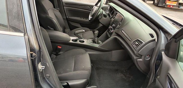 RENAULT MEGANE IV HATCHBACK 1.5 DCI 16V 110 CV – DIESEL – 152984 KMS – ANNEE 2017 GRIS EP-780-DT