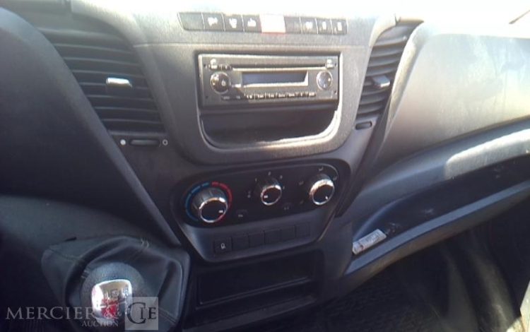 IVECO 35C12 BENNE SIMPLE CABINE COFFRE  EV-996-WZ