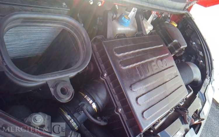 IVECO 35C12 BENNE SIMPLE CABINE COFFRE  EV-996-WZ