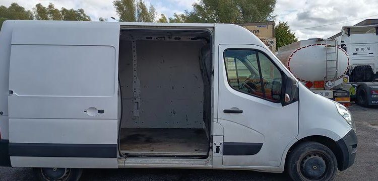 RENAULT MASTER  EW-671-WM