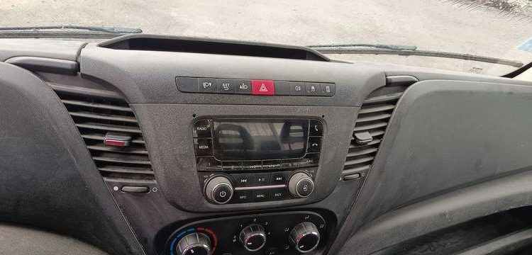 IVECO 35C12 BENNE SIMPLE CABINE COFFRE  EY-550-GC