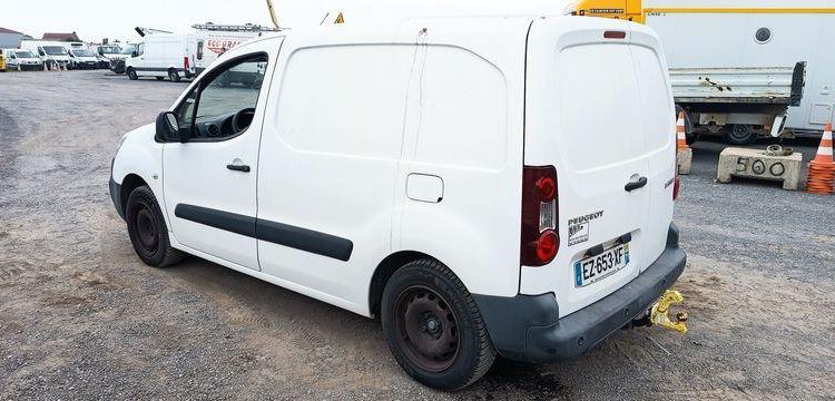 PEUGEOT PARTNER PHASE 2 L1 600KG 1.6 BLUE HDi FAP FOURGON 99 CV – DIESEL – 110292 KMS – BLANC EZ-653-XF