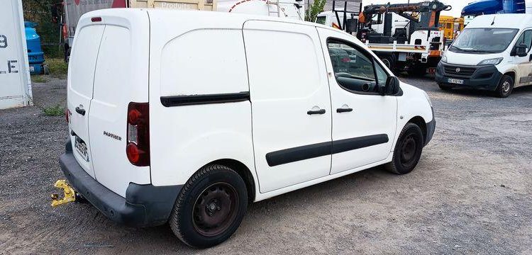 PEUGEOT PARTNER PHASE 2 L1 600KG 1.6 BLUE HDi FAP FOURGON 99 CV – DIESEL – 110292 KMS – BLANC EZ-653-XF