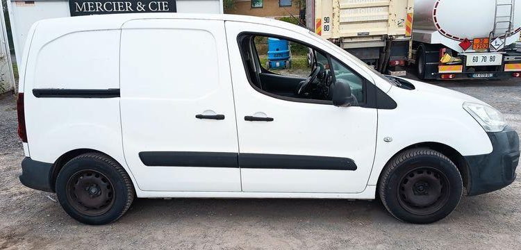 PEUGEOT PARTNER PHASE 2 L1 600KG 1.6 BLUE HDi FAP FOURGON 99 CV – DIESEL – 110292 KMS – BLANC EZ-653-XF