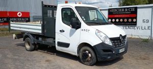 RENAULT MASTER 3 2,3 DCI 130 CV BENNE AVEC COFFRE ACIER DIESEL – 120360 KMS – ANNEE 2018 BLANC EZ-670-TT