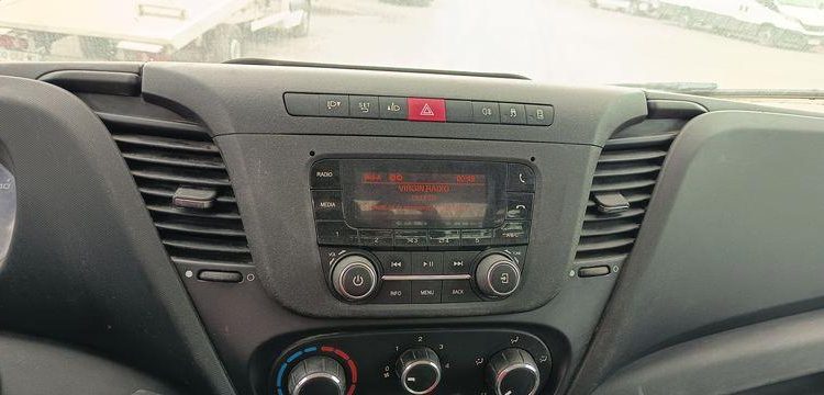 IVECO 35C14 BLANC EZ-931-QW
