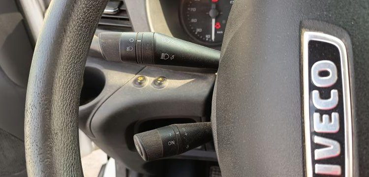 IVECO DAILY VI 35C12 2,3D 16V 116CV BENNE AVEC COFFRE ACIER DIESEL – 112978 KMS BLANC FA-060-CK