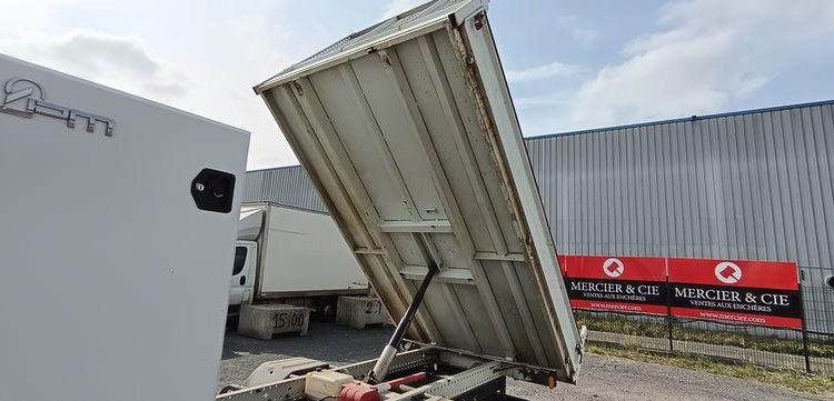 IVECO DAILY VI 35C12 2,3D 16V 116CV BENNE AVEC COFFRE ACIER DIESEL – 112978 KMS BLANC FA-060-CK