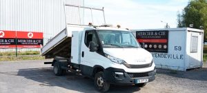 IVECO DAILY 35C12 2,3D 16V 116CV BENNE AVEC COFFRE ACIER DIESEL  – 164019 KMS BLANC FA-377-CK