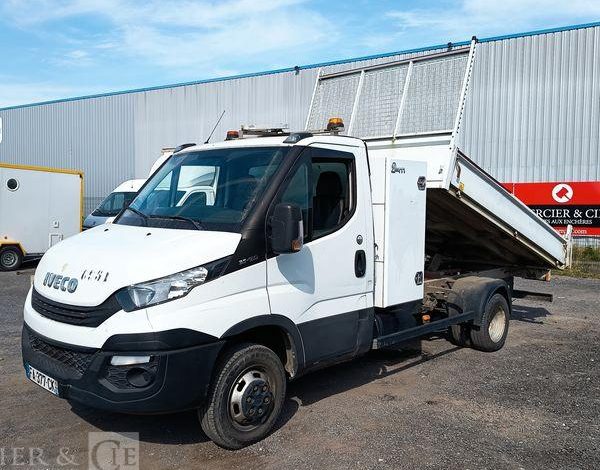 IVECO DAILY 35C12 2,3D 16V 116CV BENNE AVEC COFFRE ACIER DIESEL  – 164019 KMS BLANC FA-377-CK
