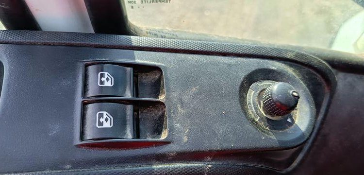 IVECO DAILY 35C12 2,3D 16V 116CV BENNE AVEC COFFRE ACIER DIESEL  – 164019 KMS BLANC FA-377-CK